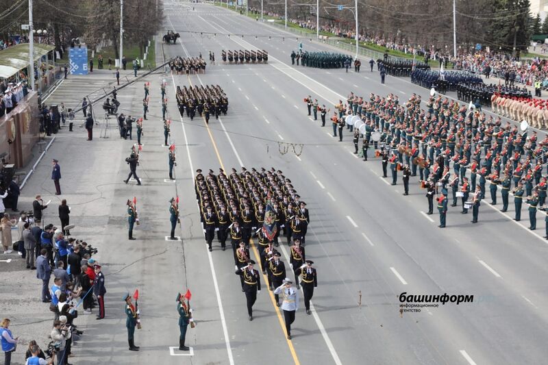Равняться на подвиги героев-фронтовиков: в Уфе в составе парада в честь 77-летия Великой Победы прошла коробка ветеранов боевых действий