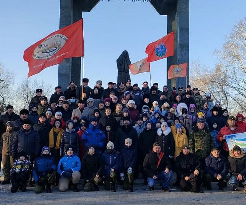 11 декабря в Уфе состоялось возложение цветов к мемориалу «Скорбящая мать», посвящённое Дню Героев Отечества и Дню памяти погибших на Северном Кавказе