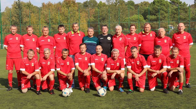 Ветеранская команда ФК «Уфа» завоевала серебро на Первенстве России по футболу 2018 года среди ветеранов 50+