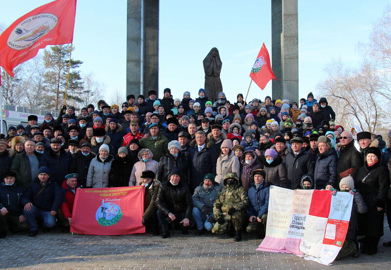 В Уфе состоялась торжественная церемония возложения цветов к мемориалу «Скорбящая мать», посвященная 32-й годовщине вывода Ограниченного контингента Советских Войск из Афганистана