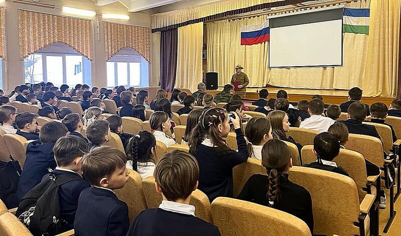 Ветераны афганской войны накануне Дня памяти о россиянах, исполнявших служебный долг за пределами Отечества встречаются с молодежью