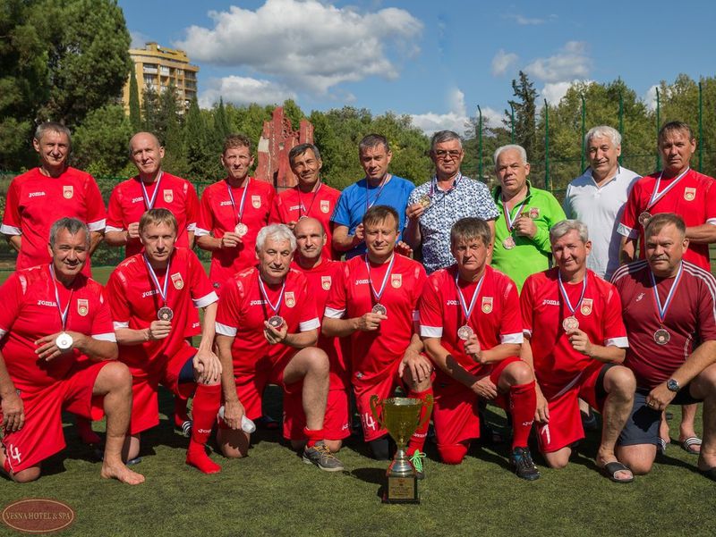 Поздравляем ветеранскую команду ФК «УФА» с успешным выступлением на Первенстве России по футболу-2017!