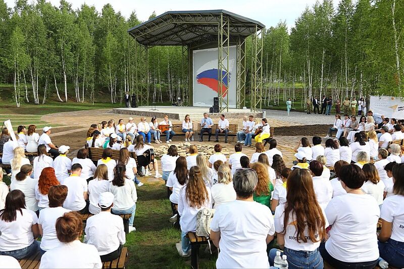 Глава Башкирии Радий Хабиров встретился с советниками школьных директоров по воспитанию