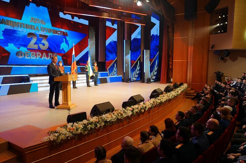 Глава Башкирии Радий Хабиров на торжественном собрании, посвященном празднованию Дня защитника Отечества, заявил о поддержке решения признать суверенитет Донецкой и Луганской республик 