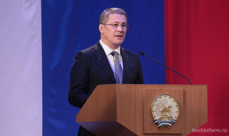 Радий Хабиров поздравил жителей Башкортостана с Днём защитника Отечества