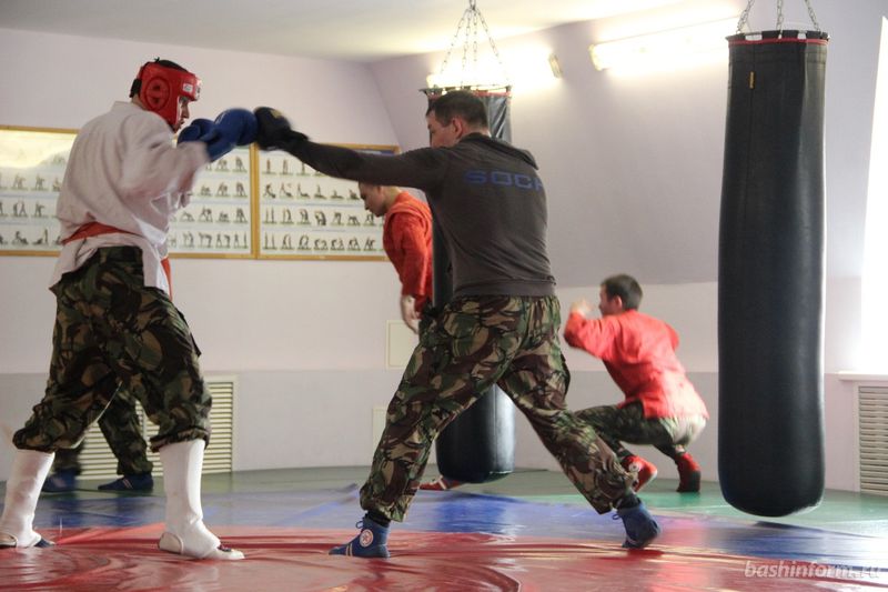 В Уфе журналистам показали будни спецподраздения Росгвардии