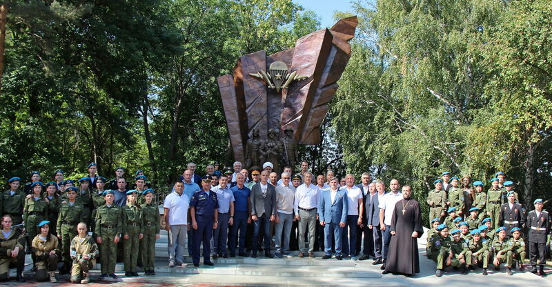 Радий Хабиров встретился с ветеранами Воздушно-десантных войск