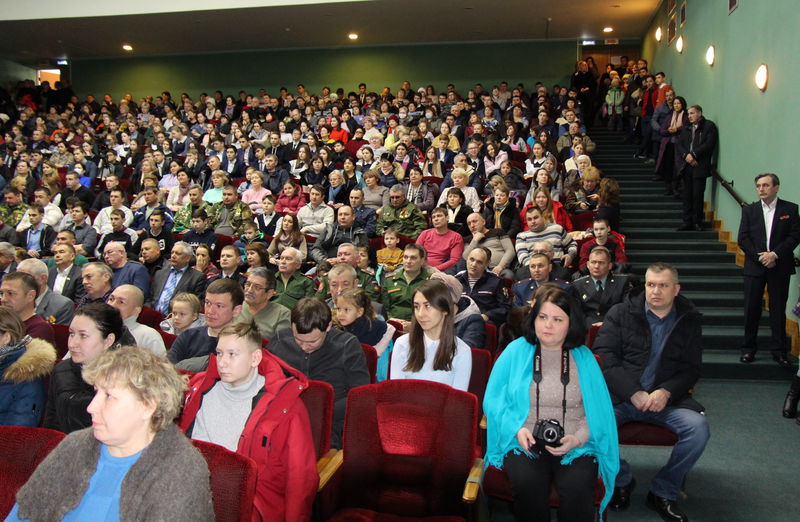 Во время премьеры документального фильма «Бой в Зиберхали» зрительный зал Чишминского дворца культуры был переполнен, люди стояли даже в проходах…