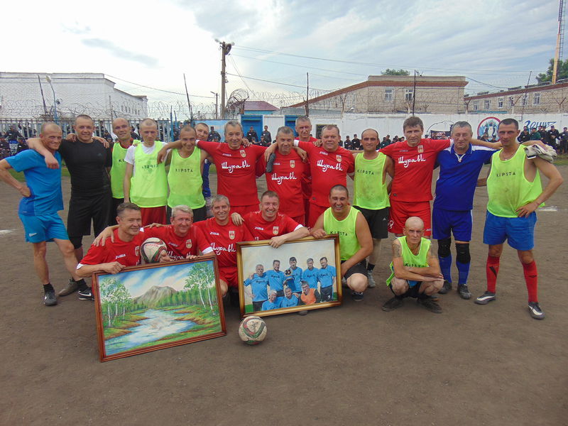 Мы по-прежнему чувствуем себя боевыми товарищами… 