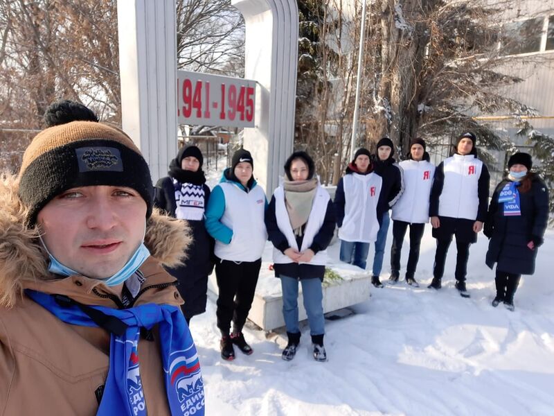«Защитим память героев»: в Дёмском районе Уфы возложили цветы к мемориалам и памятникам