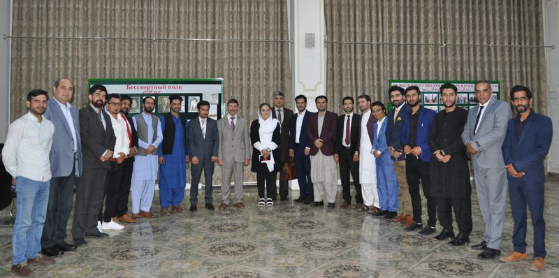 Молодежь в Афганистане активна, но зависима