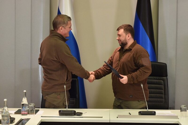Башкортостан и Донецкая Народная Республика подписали совместное коммюнике о расширении сотрудничества между российским регионом и ДНР, Уфа и Донецк стали городами-побратимами
