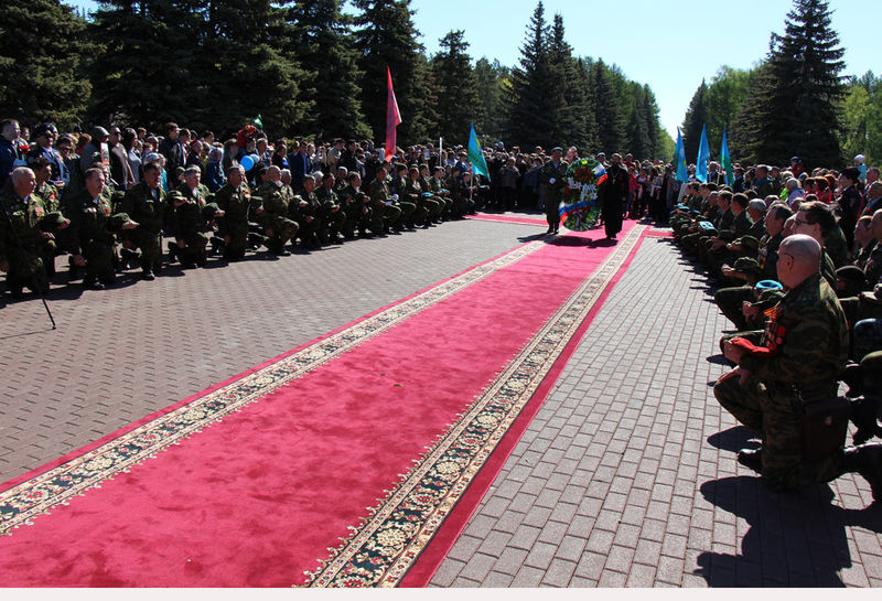 Ветеранская коробка приняла участие в возложении цветов к Вечному Огню в уфимском Парке Победы 9 мая