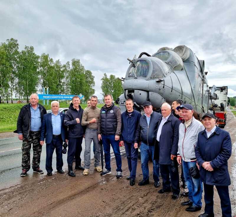 4 июня жители Чишминского района Башкирии с ликованием встречали легендарную боевую машину — ударный вертолет МИ-24