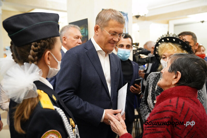 Глава Башкирии «детям войны»: Каждого хочется обнять и поблагодарить