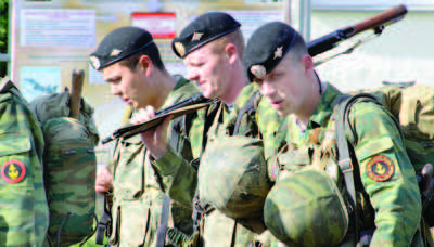 СМИ: Военное имущество будут продавать контрактникам без торгов