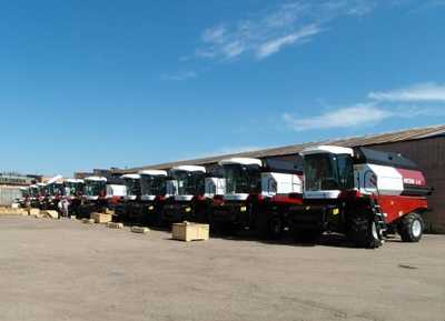 В республики Новороссии поступила первая партия комбайнов нового поколения «Ростсельмаш»