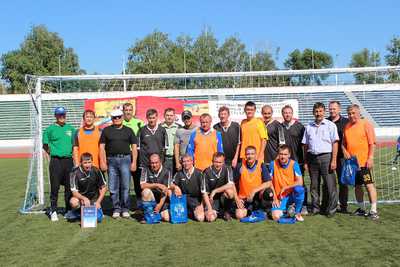 ВЕТЕРАНСКАЯ СБОРНАЯ «ШУРАВИ» СЫГРАЛА С КОМАНДОЙ «ГАЗПРОМ НЕФТЕХИМ САЛАВАТ»