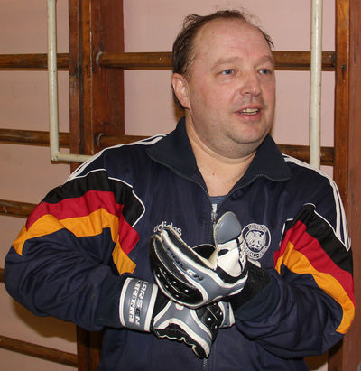 ФУТБОЛ НАМ СТРОИТЬ И ЖИТЬ ПОМОГАЕТ!