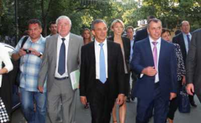 Французская делегация увидела в Ялте «счастливый народ»