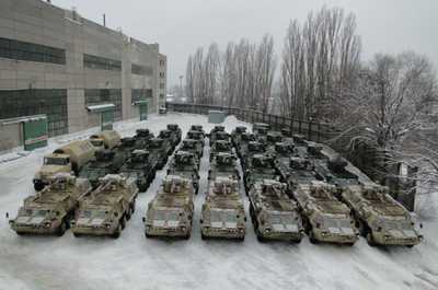 Военные РФ в Крыму начали погрузку техники для отправки на Украину