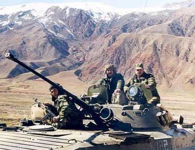 Десантники из России преодолевают перевалы Таджикистана… по пути на учения