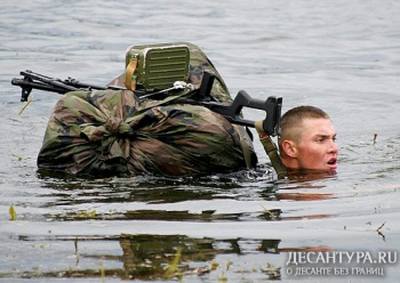 В Пскове пройдет первый в истории ВДВ чемпионат по плаванию в военной форме с оружием