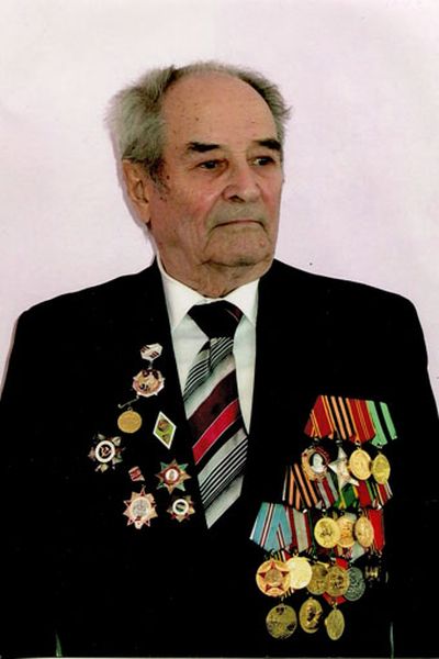 Присягая на верность государству и его интересам...