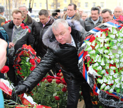 ВОЗЛОЖЕНИЕ ЦВЕТОВ К МЕМОРИАЛУ «СКОРБЯЩАЯ МАТЬ»
