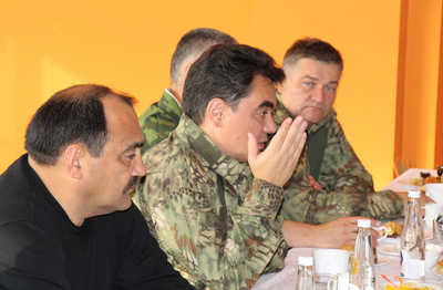 Глава Администрации г. Уфы Ирек Ялалов провел встречу с членами семей павших защитников Отечества